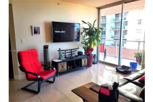 5085 NW 7th St APT 816, Miami, FL 33126, Sold 04/11/22