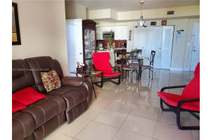 5085 NW 7th St APT 816, Miami, FL 33126, Sold 04/11/22