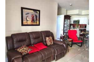 5085 NW 7th St APT 816, Miami, FL 33126, Sold 04/11/22