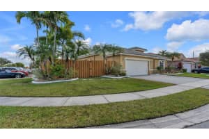1511 SW 194th Terrace, Pembroke Pines, FL 33029, Sold 03/31/22