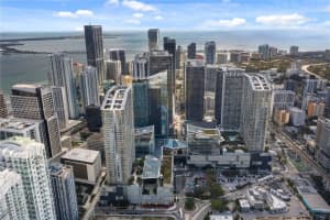 68 SE 6th St APT 3911, Miami, FL 33131, Sold 05/16/22