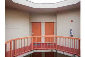 10237 NW 9th St Cir # 212-4, Miami, FL 33172, Sold 04/19/22