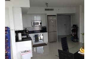 92 SW 3rd St APT 2601, Miami, FL 33130, Sold 04/19/22