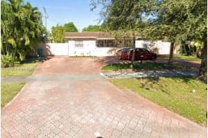 7865 NW 170th St, Hialeah, FL 33015, Sold 03/30/22