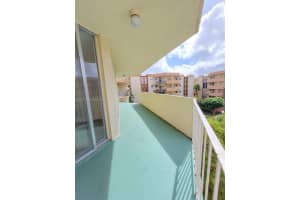 1750 W 46th St APT 416, Hialeah, FL 33012, Sold 04/14/22