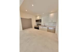 1750 W 46th St APT 416, Hialeah, FL 33012, Sold 04/14/22