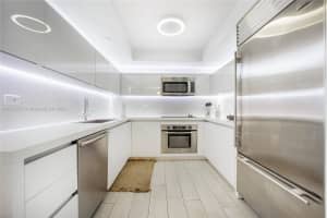 102 24th St APT 1445, Miami Beach, FL 33139, Sold 09/27/22