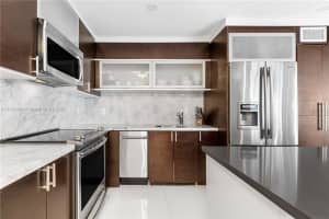 6061 Collins Ave #10d, Miami Beach, FL 33141, Sold 03/21/22
