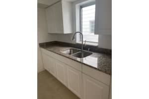 641 Espaola Way APT 12, Miami Beach, FL 33139, Sold 04/21/22