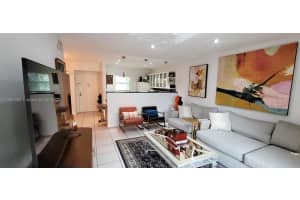 13715 Kendale Lakes Cir a 209, Miami, FL 33183, Sold 04/18/22