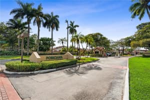 504 SW 88th Ct, Miami, FL 33174, Sold 05/03/22