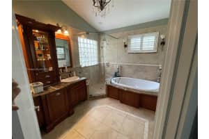 651 Verona Pl, Weston, FL 33326, Sold 03/25/22