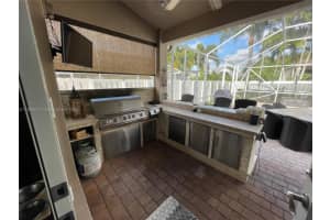 651 Verona Pl, Weston, FL 33326, Sold 03/25/22
