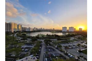 3701 N Country Club Dr APT 1504, Aventura, FL 33180, Sold 05/02/22