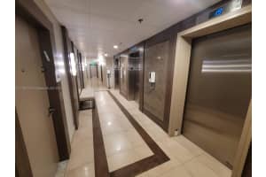 3701 N Country Club Dr APT 1504, Aventura, FL 33180, Sold 05/02/22