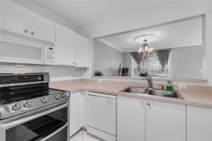 8403 NW 40th Ct, Sunrise, FL 33351, Sold 03/24/22