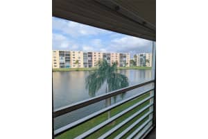 301 SE 3rd St APT 302, Dania Beach, FL 33004, Sold 04/08/22