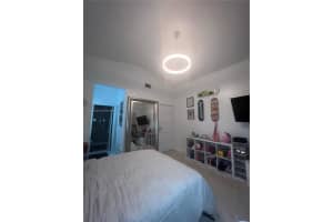 9106 NW 181st St, Hialeah, FL 33018, Sold 04/07/22