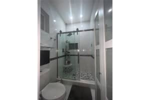 9106 NW 181st St, Hialeah, FL 33018, Sold 04/07/22