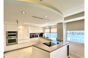 2801 NE 183rd St #717w, Aventura, FL 33160, Sold 04/21/22