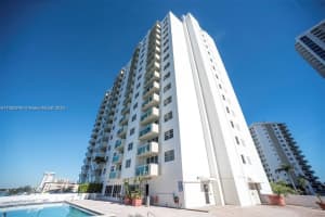 3000 S Ocean Dr APT 1110, Hollywood, FL 33019, Sold 03/18/22