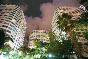 905 Brickell Bay Dr APT 528, Miami, FL 33131, Sold 04/08/22