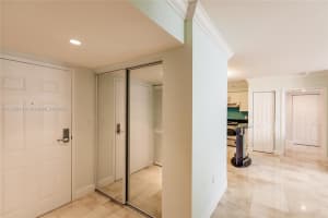 1155 Brickell Bay Dr #1608, Miami, FL 33131, Sold 03/31/22