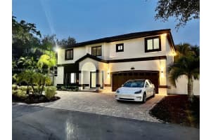 8732 NW 189th Terrace, Hialeah, FL 33018, Sold 04/19/22