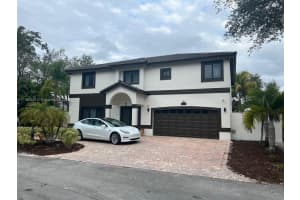 8732 NW 189th Terrace, Hialeah, FL 33018, Sold 04/19/22