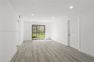 9704 Hammocks Blvd APT 101, Miami, FL 33196, Sold 04/08/22