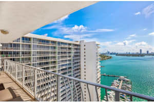 7601 E Treasure Dr APT 2408, North Bay Village, FL 33141, Sold 05/03/22
