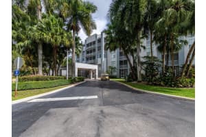 9725 NW 52nd St APT 107, Doral, FL 33178, Sold 04/21/22