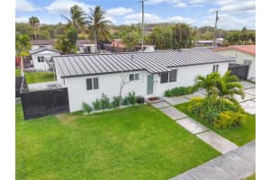 7930 NW 170th Terrace, Hialeah, FL 33015, Sold 03/23/22