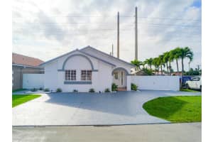 16790 NW 75th Ave, Hialeah, FL 33015, Sold 03/24/22