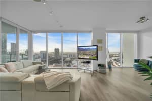 1040 Biscayne Blvd APT 2207, Miami, FL 33132, Sold 05/16/22