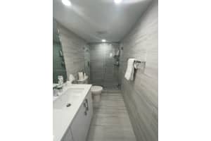 401 Golden Isles Dr APT 302, Hallandale Beach, FL 33009, Sold 04/22/22