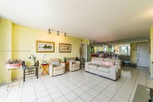 ELDORADO TOWERS, 3625 N Country Club Dr APT 406, Aventura, FL 33180, Sold 06/28/22