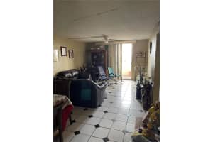 1750 W 46th St APT 543, Hialeah, FL 33012, Sold 07/08/22
