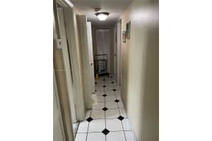 1750 W 46th St APT 543, Hialeah, FL 33012, Sold 07/08/22
