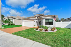 16403 NW 22nd St, Pembroke Pines, FL 33028, Sold 03/25/22