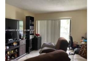 7090 NW 179th St APT 208, Hialeah, FL 33015, Sold 06/08/22