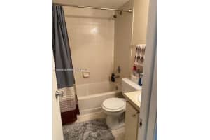 7090 NW 179th St APT 208, Hialeah, FL 33015, Sold 06/08/22