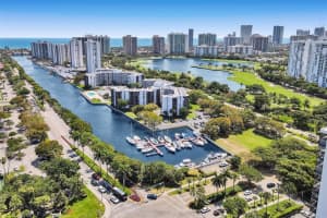 Parking lot, 3401 N Country Club Dr #712, Aventura, FL 33180, Sold 04/15/22