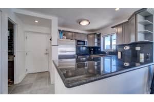 1025 Alton Rd APT 701, Miami Beach, FL 33139, Sold 06/21/22