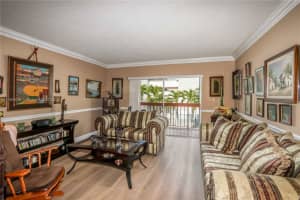 401 NW 72nd Ave 209 d, Miami, FL 33126, Sold 04/21/22