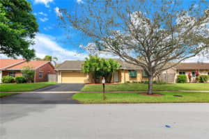 10203 SW 49th Pl, Cooper City, FL 33328, Sold 05/05/22