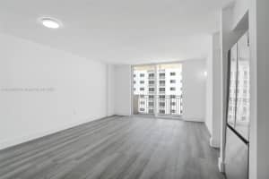 345 Ocean Dr APT 718, Miami Beach, FL 33139, Sold 04/15/22