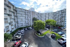 3401 N Country Club Dr APT 418, Aventura, FL 33180, Sold 07/11/22