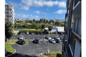 3401 N Country Club Dr APT 418, Aventura, FL 33180, Sold 07/11/22
