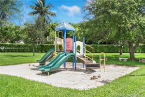 8600 SW 67th Ave APT 905, Miami, FL 33143, Sold 08/19/22